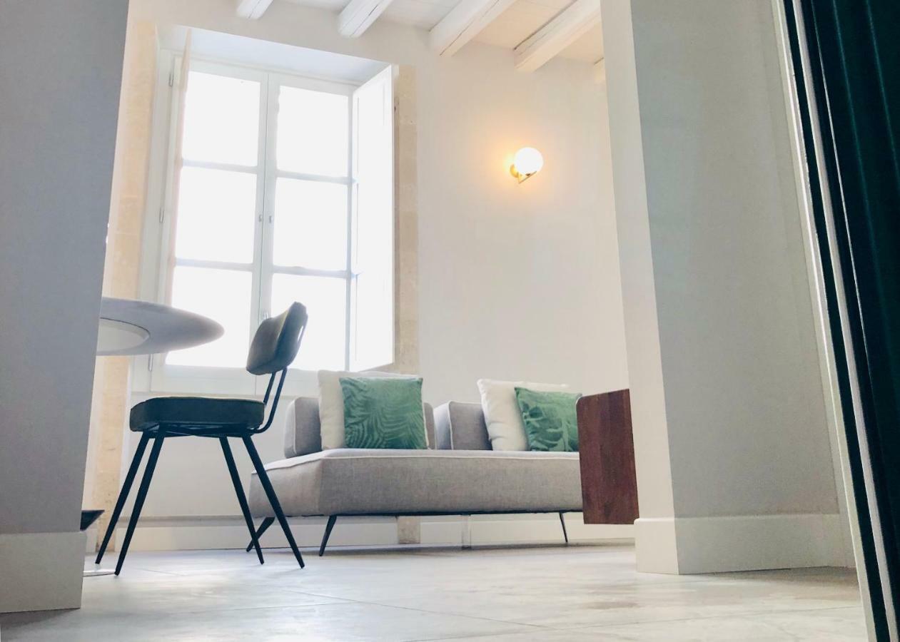 Alma White Apartament